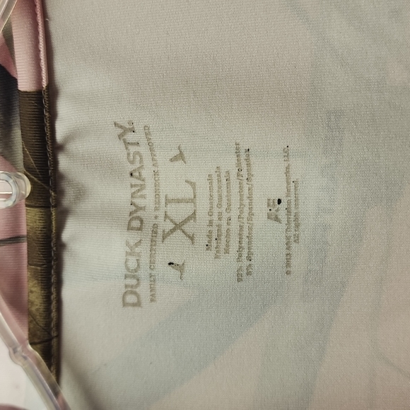 Duck Dynasty Women's Pink Camo Pullover 1/4" Zip. - Picture 6 of 11